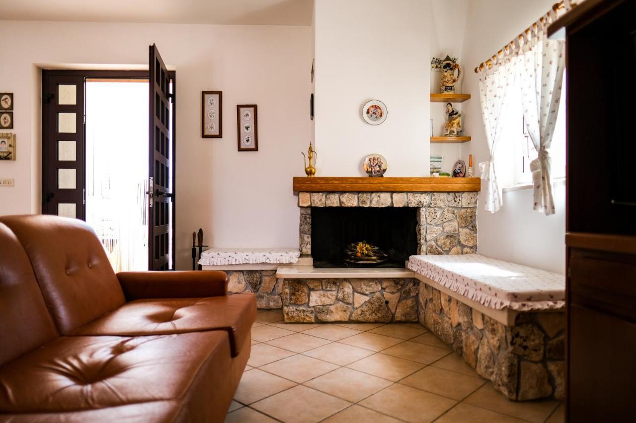 Trullo Elvira & Luigi Villa โมโนโปลี ภายนอก รูปภาพ